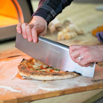 Igneus pizza cutter